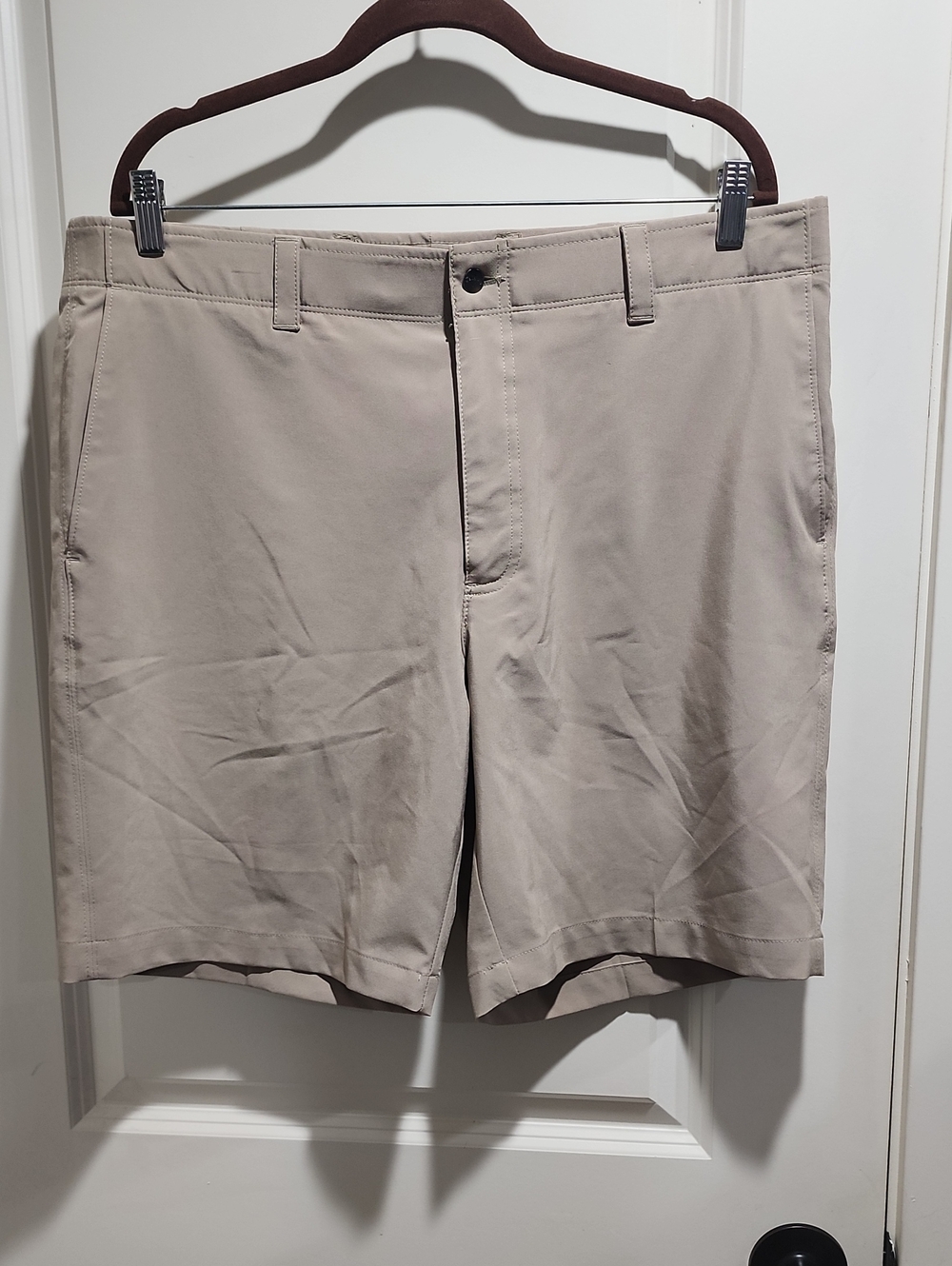 Men's Beige Stretch Performance Nylon Callaway Shorts Size 38